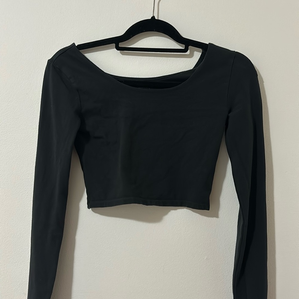 brandy melville bonnie top off the shoulder long sleeve shirt